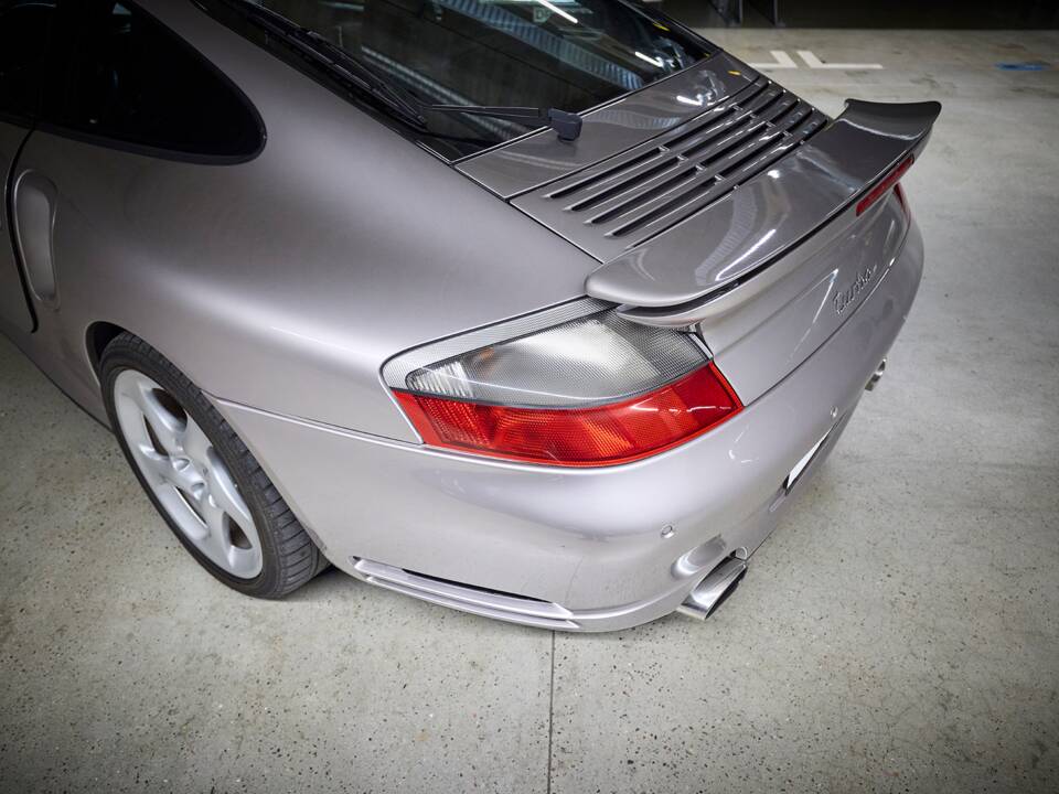 Image 38/98 of Porsche 911 Turbo (2000)