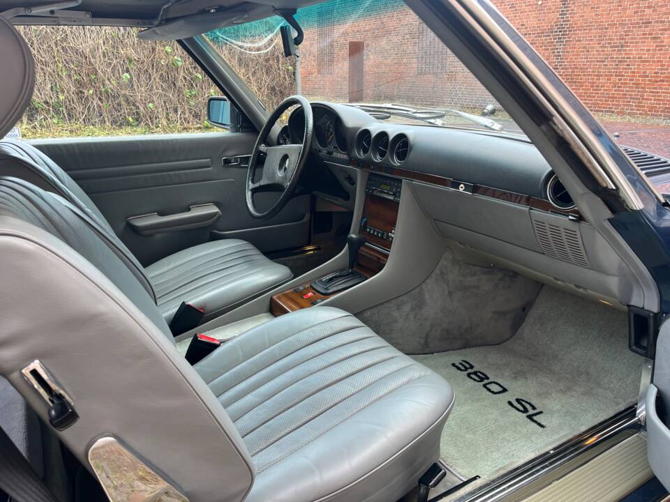 Afbeelding 72/146 van Mercedes-Benz 380 SL (1982)