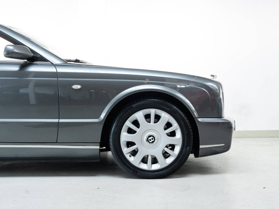 Immagine 32/45 di Bentley Azure (2007)