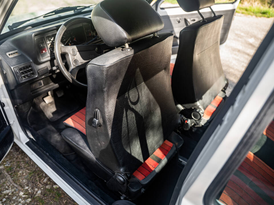 Afbeelding 42/58 van Volkswagen Golf I GTI 1.6 (1982)