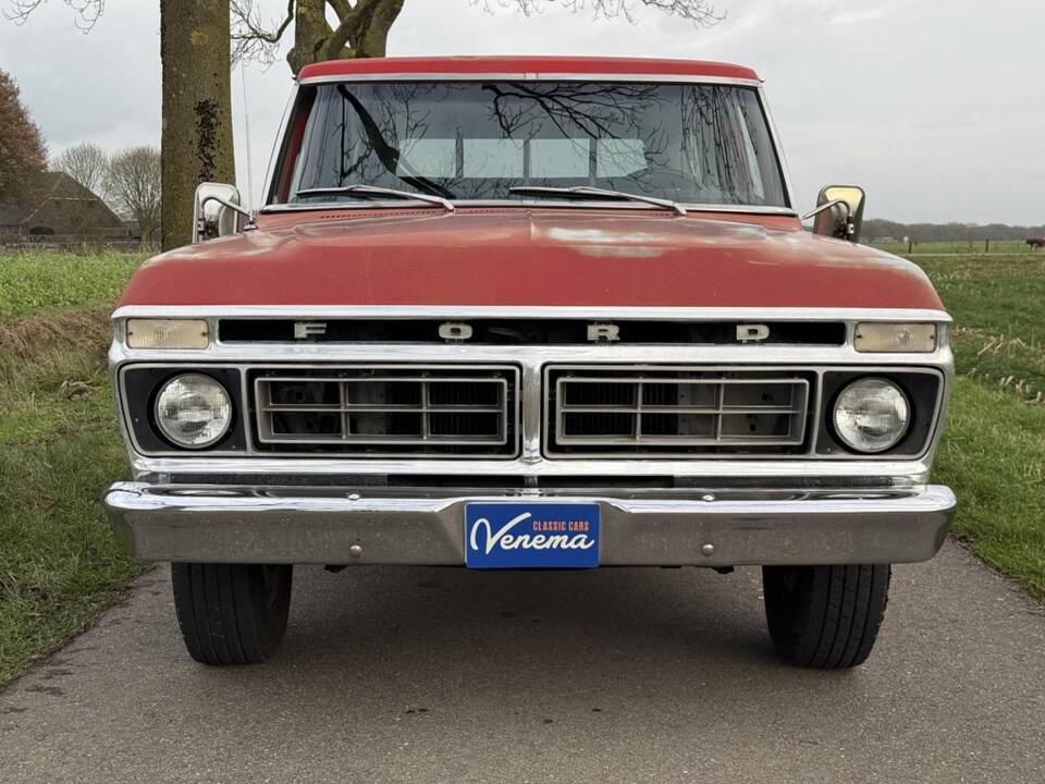 Image 2/18 of Ford F-250 (1976)