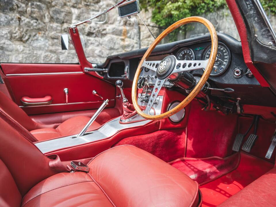 Image 42/50 of Jaguar Type E 3.8 (1963)