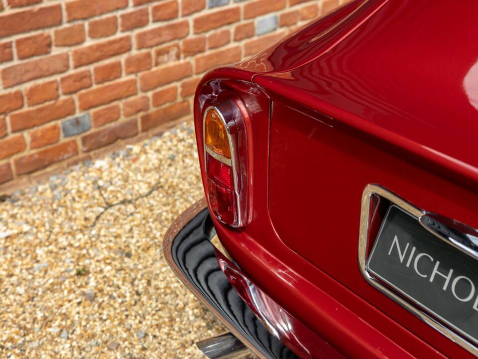Bild 24/50 von Aston Martin DB 6 Vantage (1969)