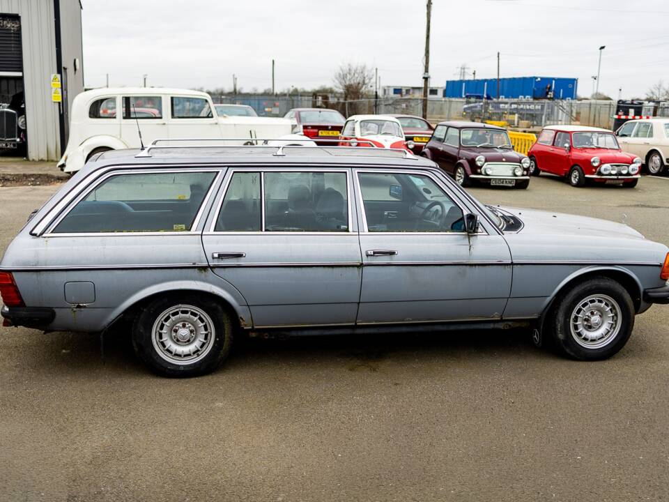 Bild 16/50 von Mercedes-Benz 280 TE (1983)