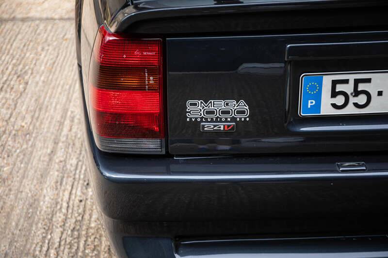 Afbeelding 28/38 van Opel Omega 3,0i 24V (1992)
