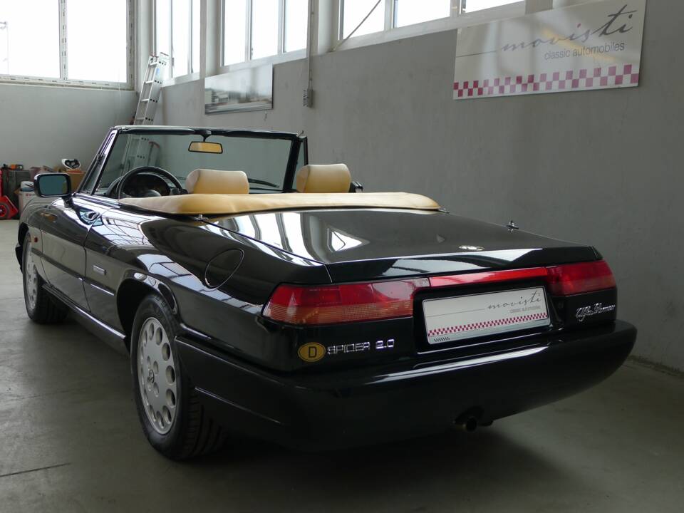 Bild 27/30 von Alfa Romeo 2.0 Spider (1993)