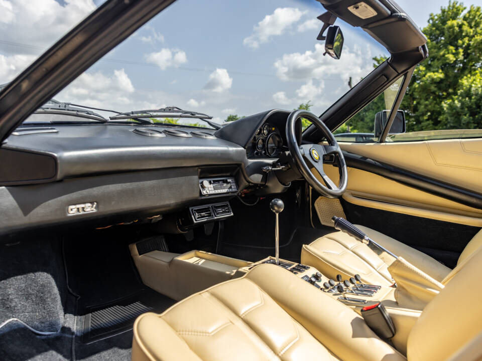 Image 6/80 of Ferrari 308 GTSi Quattrovalvole (1985)
