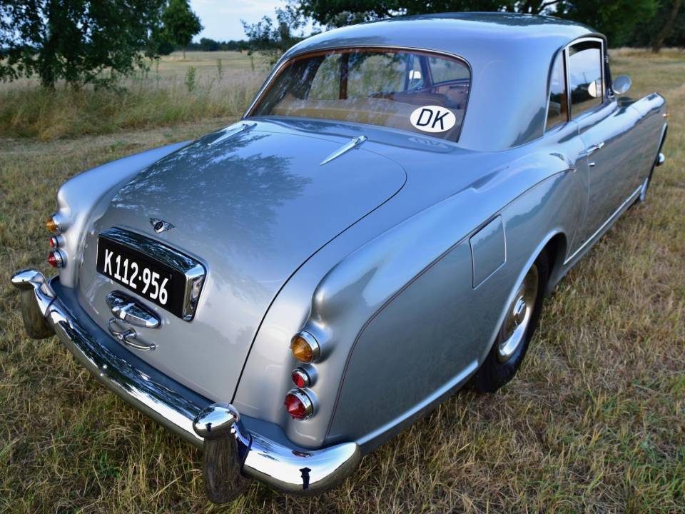 Image 32/49 of Bentley S 1 (1956)