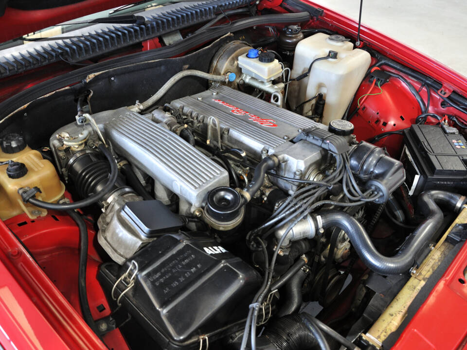 Image 12/39 de Alfa Romeo 75 2.0 Twin Spark (1990)