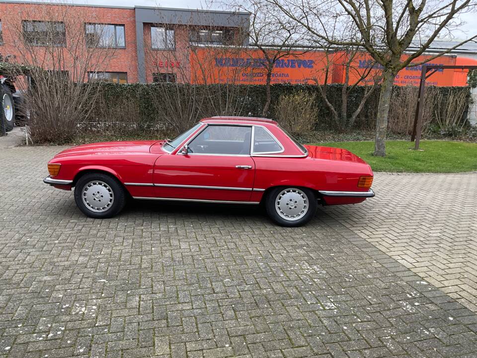 Image 9/44 de Mercedes-Benz 350 SL (1974)