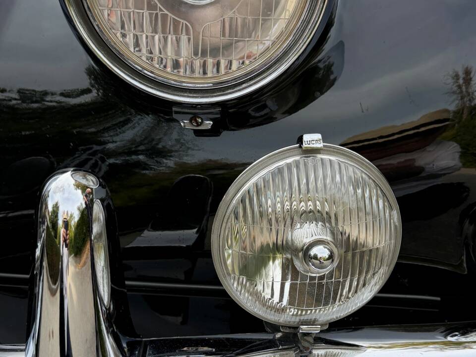 Image 10/14 of Jaguar XK 140 SE DHC (1957)