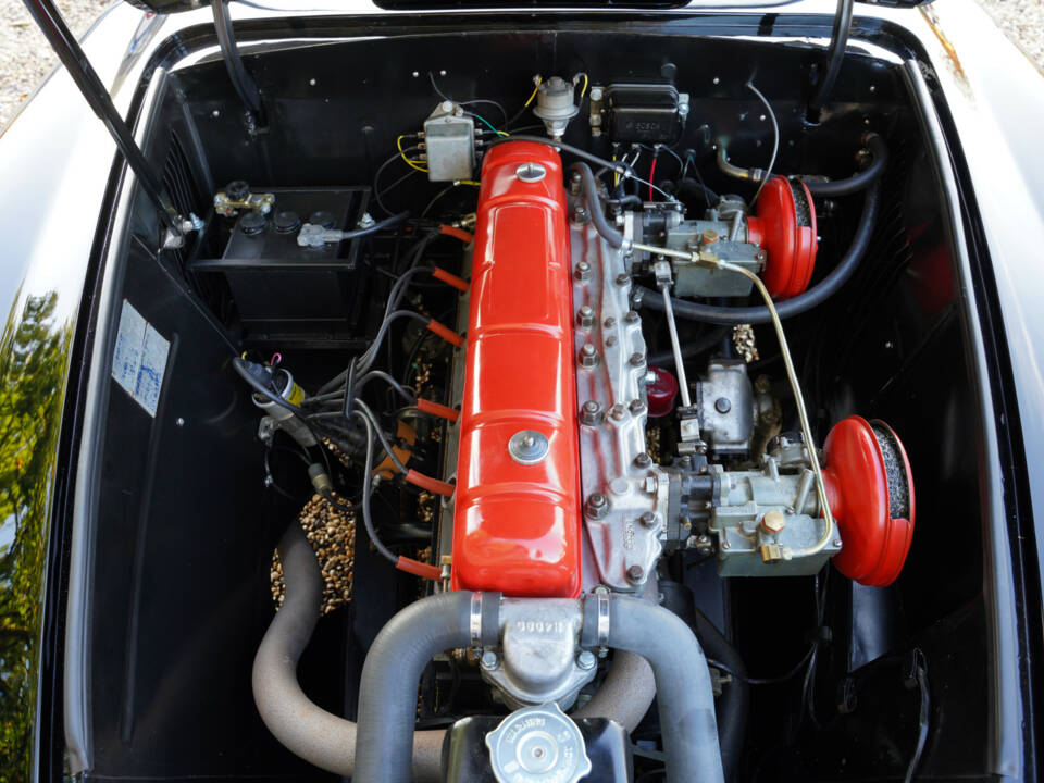 Image 18/50 of Nash-Healey Roadster (1953)