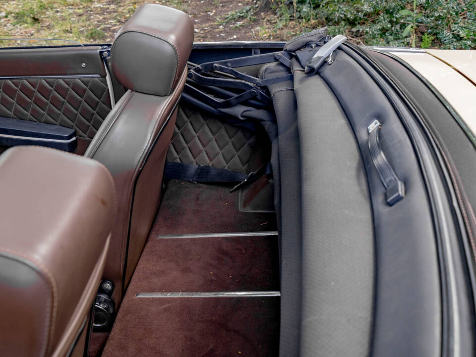 Immagine 43/50 di Alfa Romeo 2000 Spider Veloce (1980)