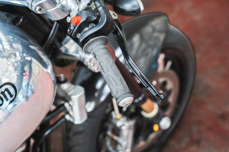 Image 18/38 of Norton Dominator SS (2015)