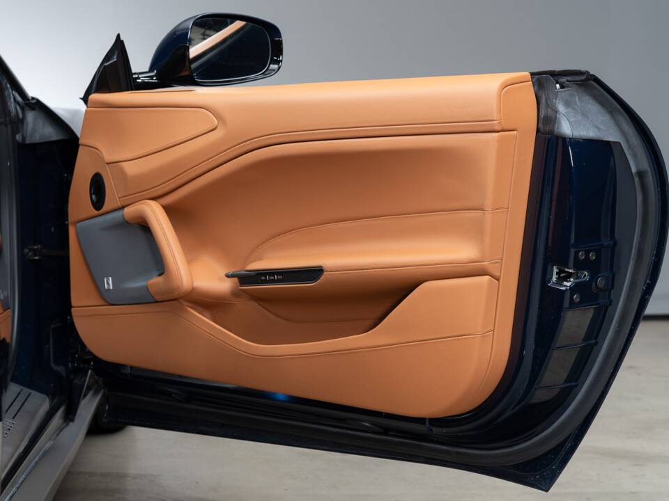 Bild 19/38 von Ferrari GTC4Lusso (2017)