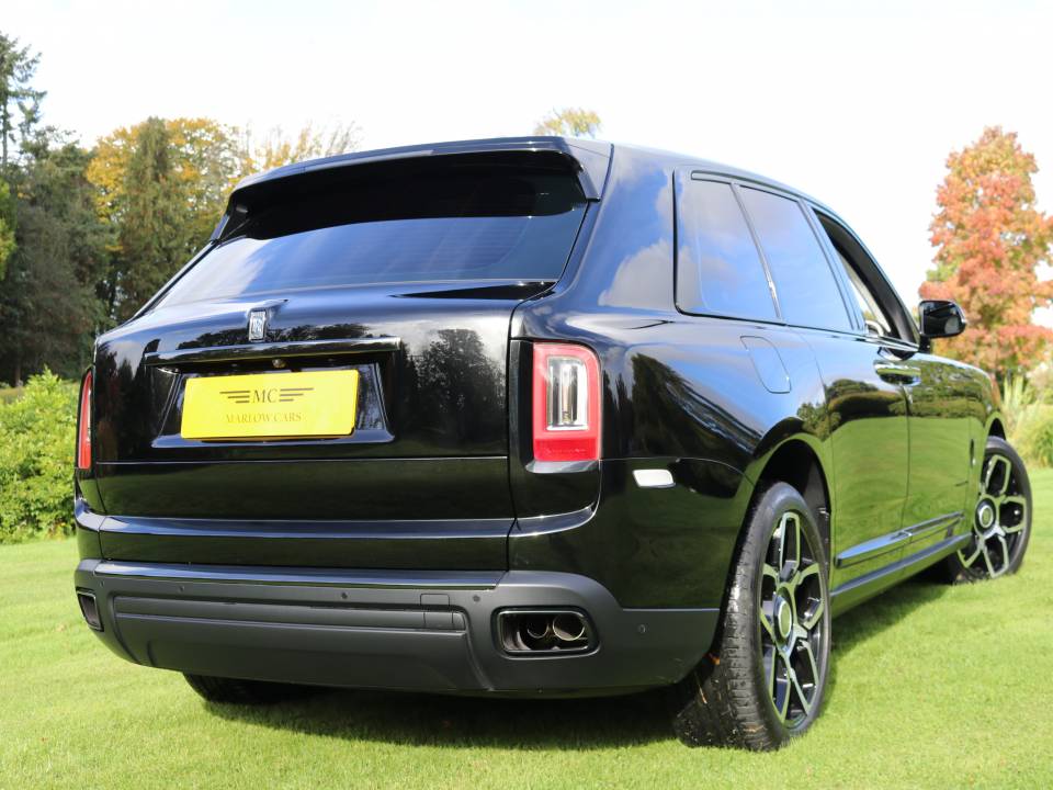 Image 27/100 of Rolls-Royce Cullinan Black Badge (2021)