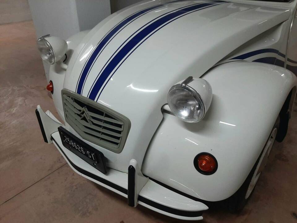 Image 3/8 of Citroën 2 CV 6 (1983)