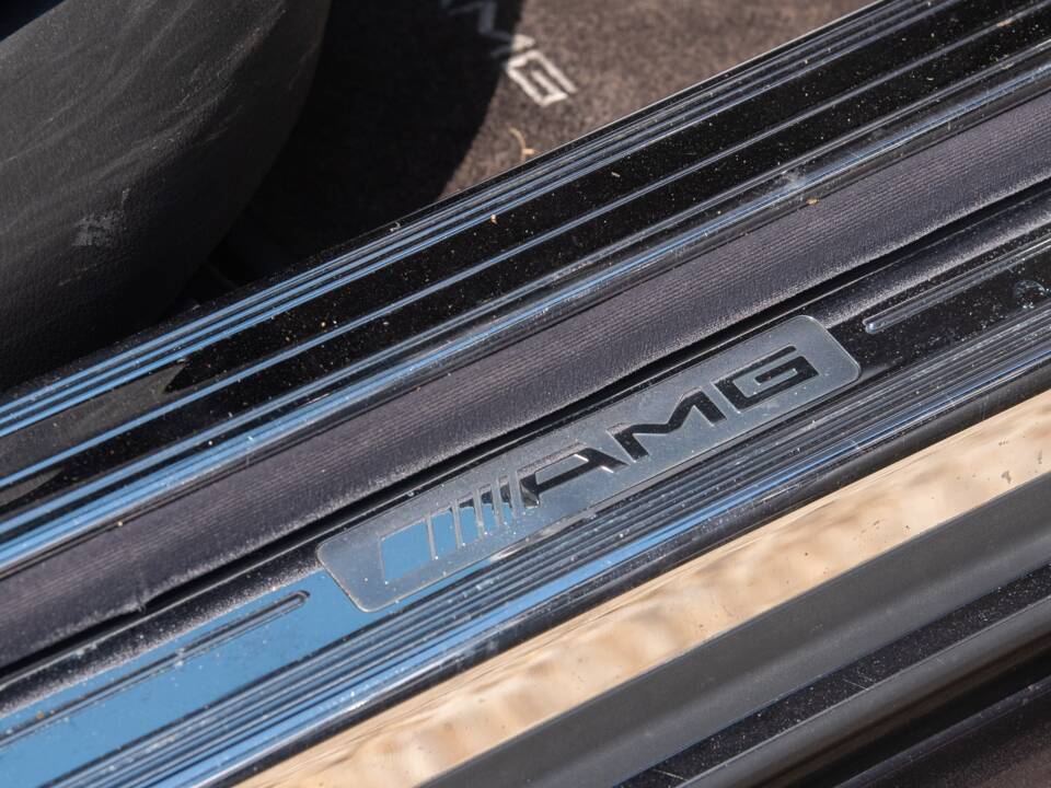 Immagine 39/50 di Mercedes-Benz S 55 AMG (2002)