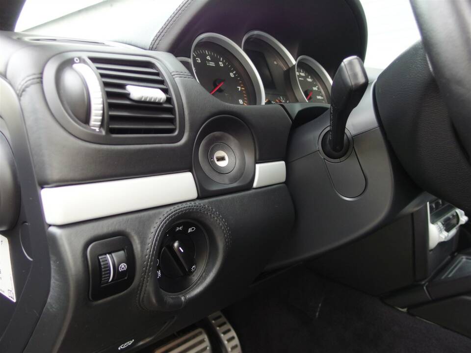 Immagine 33/99 di Porsche Cayenne GTS (2008)