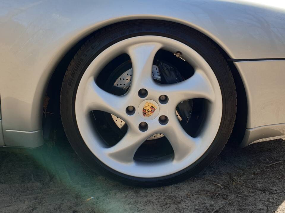 Image 21/116 of Porsche 911 Carrera (1997)