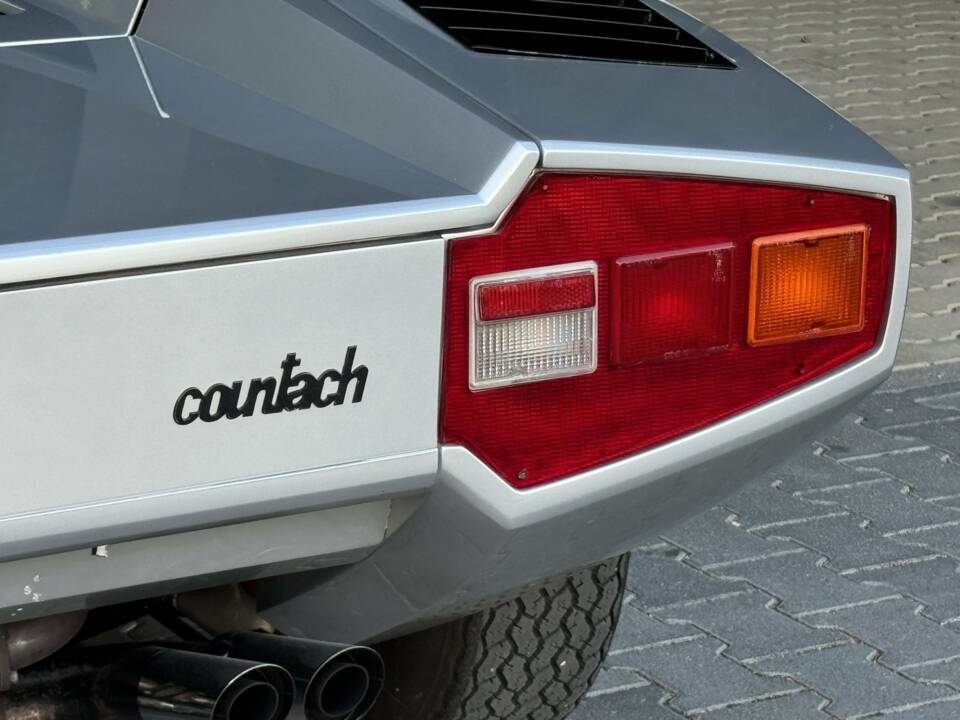 Image 44/45 of Lamborghini Countach LP 400 (1975)