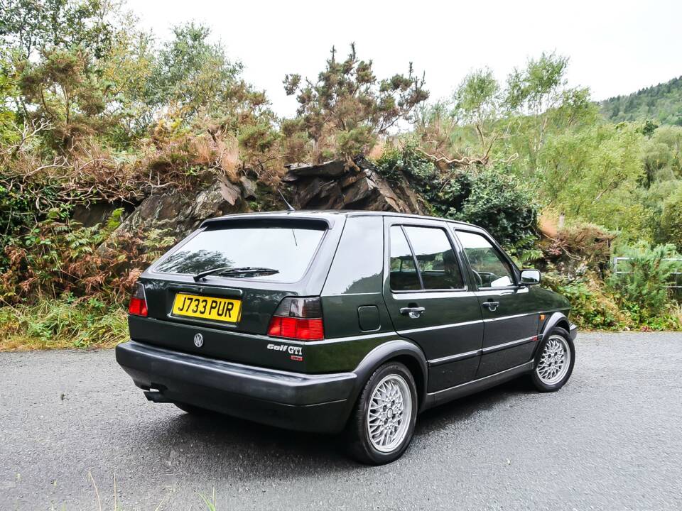 Image 11/37 de Volkswagen Golf III 2.0 16V GTI (1992)