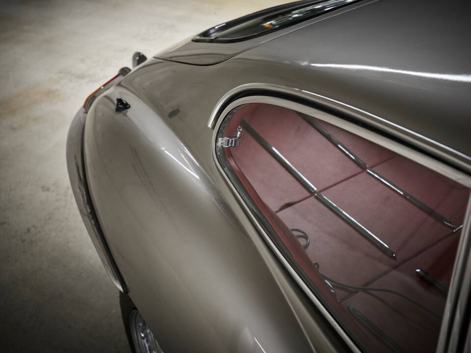 Immagine 43/99 di Jaguar E-Type 3.8 (1964)