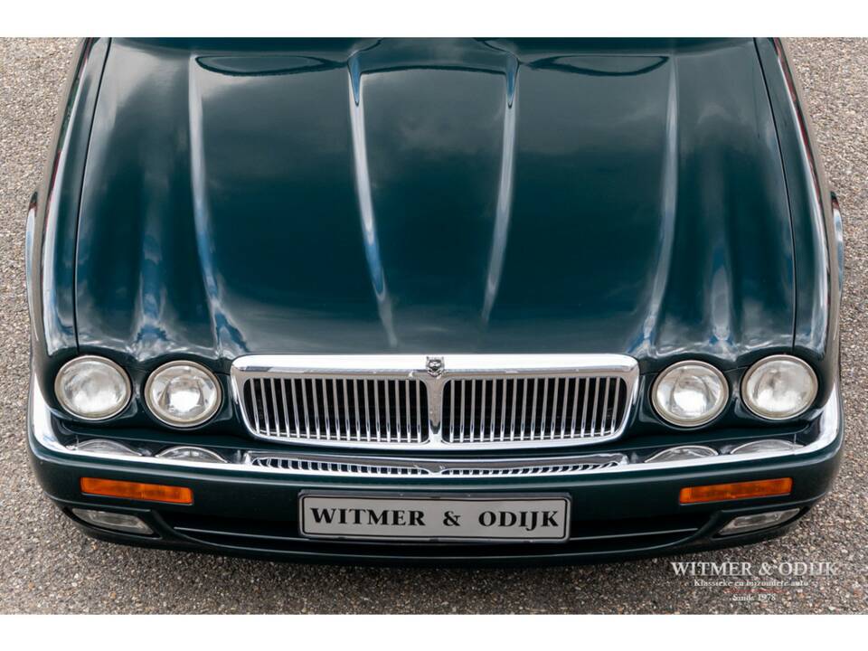 Bild 18/34 von Jaguar XJ6 3.2 Executive (1997)