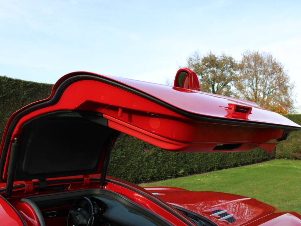 Image 47/57 of Mercedes-Benz SLS AMG (2010)