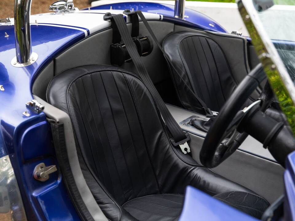 Image 26/50 of AC Cobra 289 (1997)