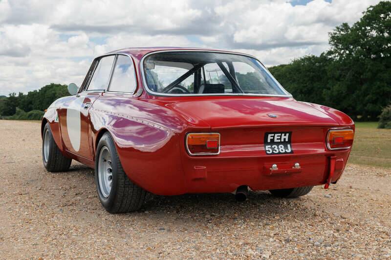Image 4/50 de Alfa Romeo 1750 GT Veloce (1971)