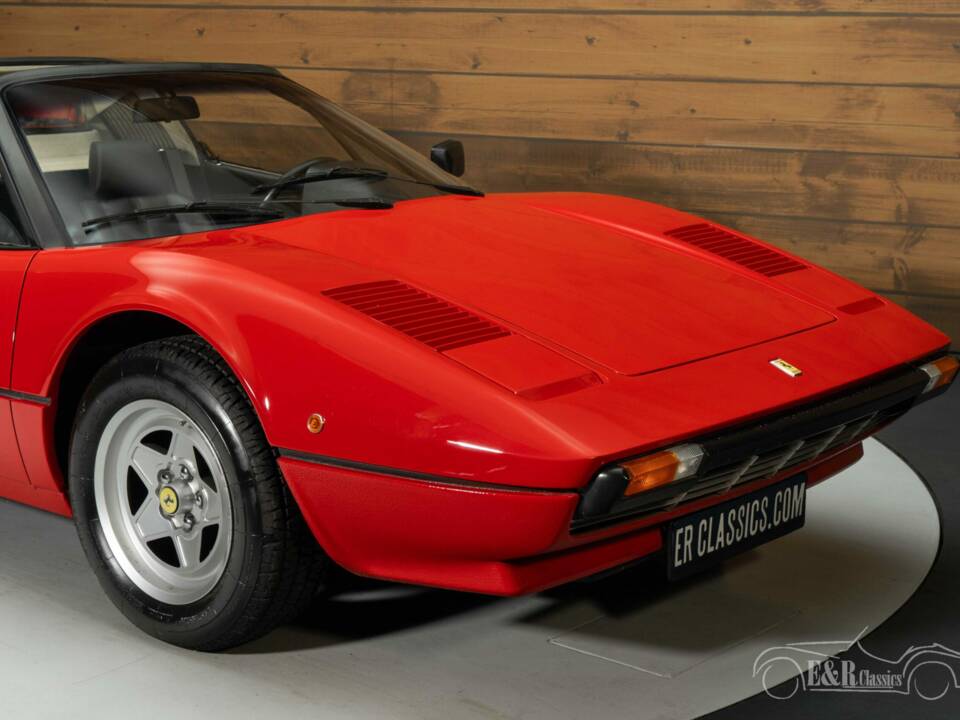 Bild 2/8 von Ferrari 308 GTSi (1981)