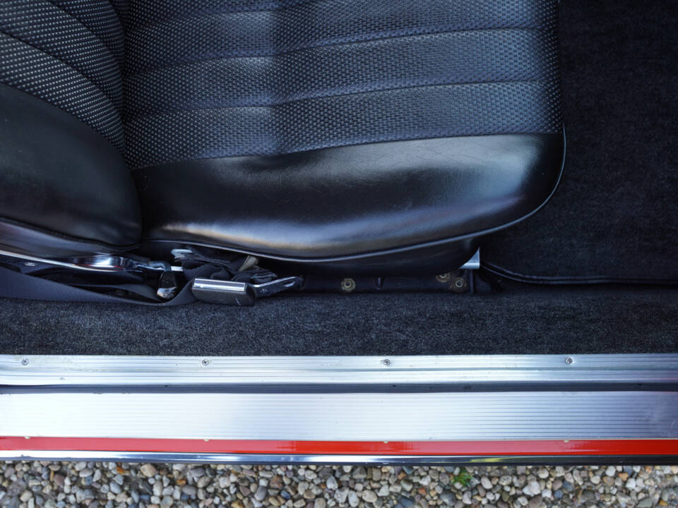 Image 48/50 of Porsche 911 2.2 T (1971)