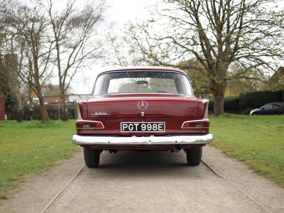 Image 41/50 of Mercedes-Benz 220 (1967)