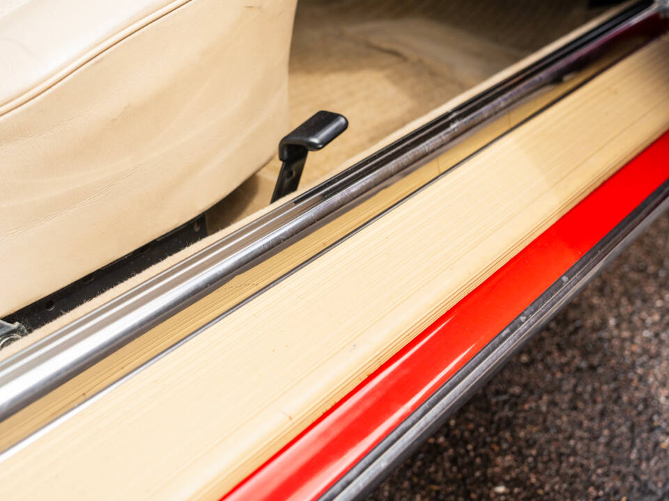 Image 45/59 of Mercedes-Benz 300 SL (1989)