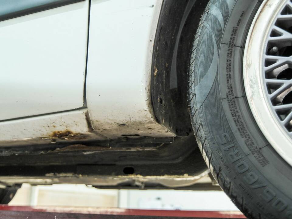 Bild 47/50 von Chrysler Le Baron 2.5 Turbo (1988)