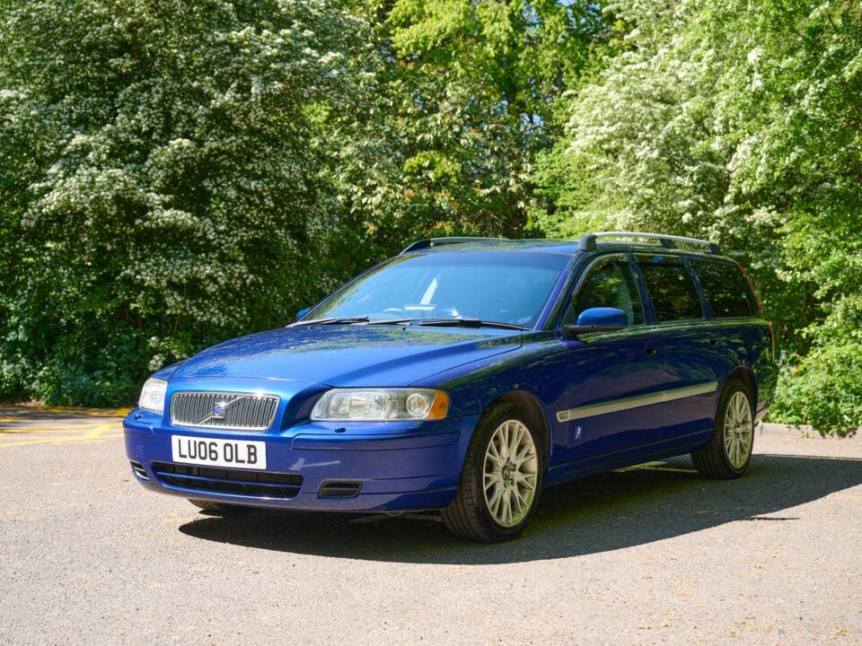 Image 23/50 of Volvo V 70 2.4 (2006)