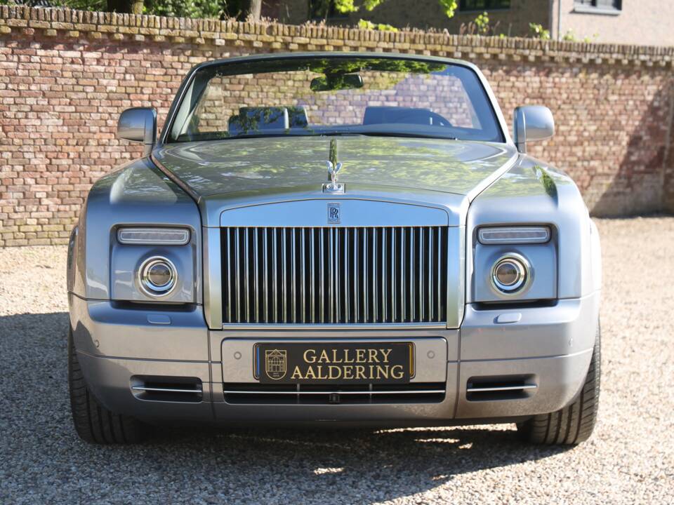 Image 15/50 of Rolls-Royce Phantom DHC (2009)