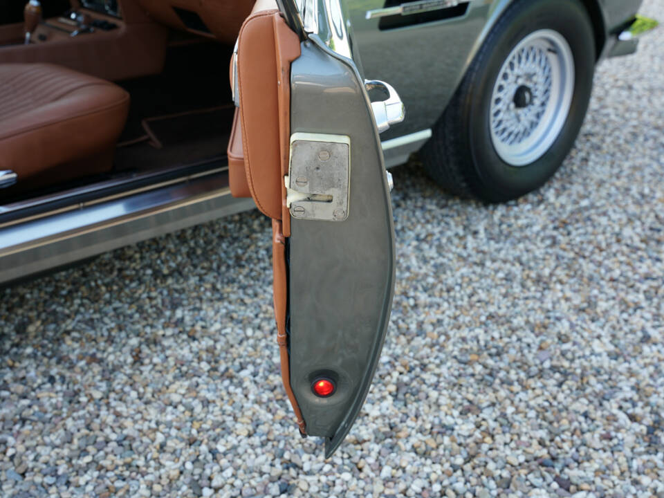 Afbeelding 47/50 van Aston Martin V8 Vantage (1980)