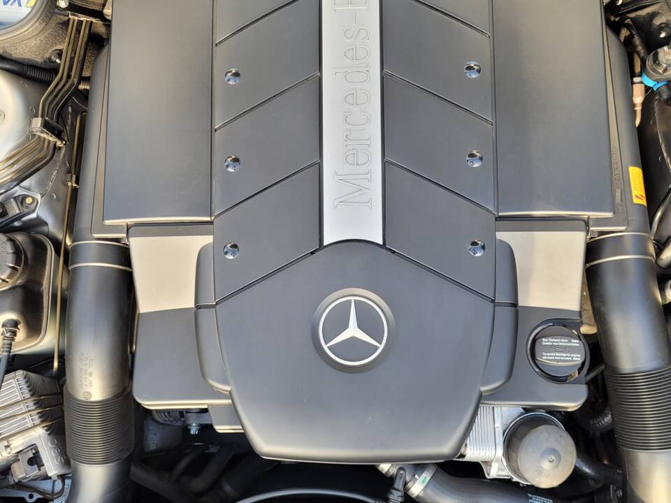 Bild 40/97 von Mercedes-Benz SL 500 (2004)
