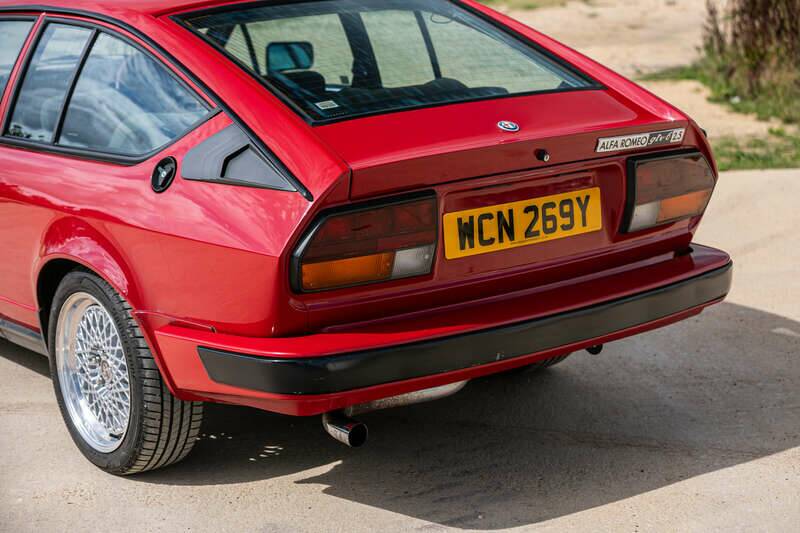 Afbeelding 10/41 van Alfa Romeo GTV 6 2.5 (1983)