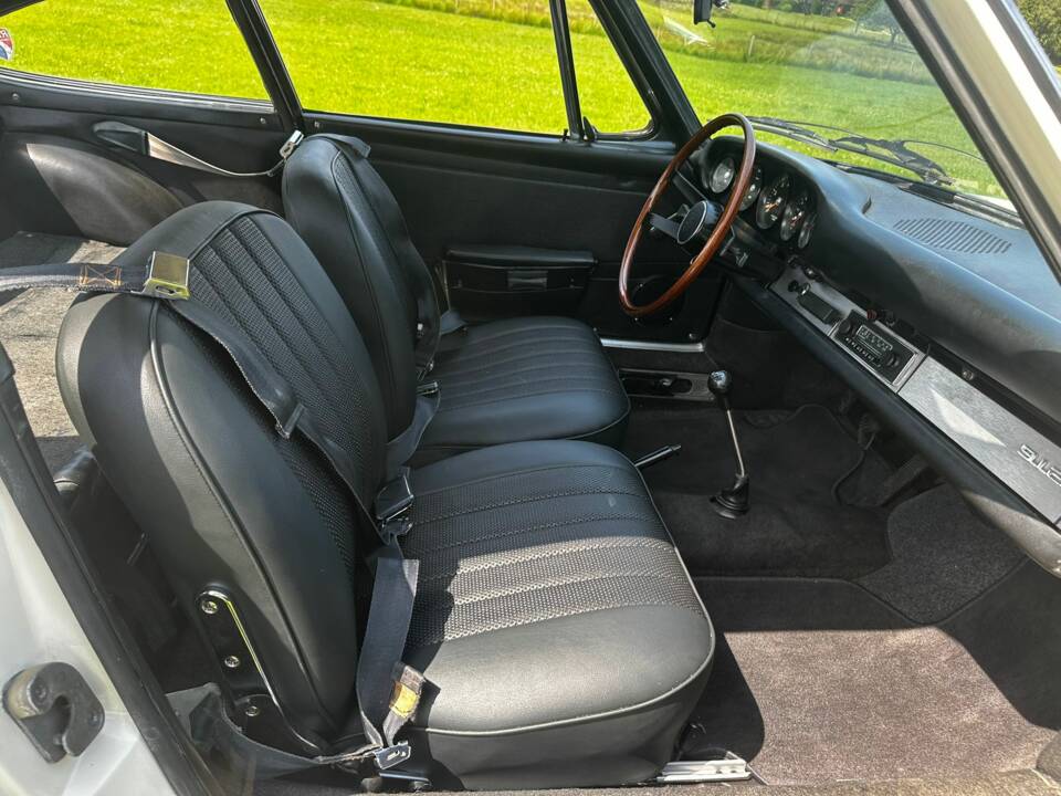 Image 33/44 of Porsche 912 (1968)