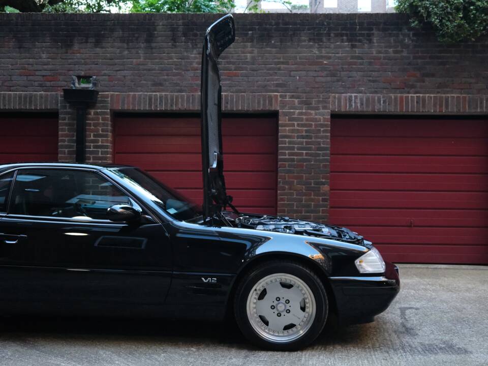 Image 60/100 of Mercedes-Benz SL 600 (1998)