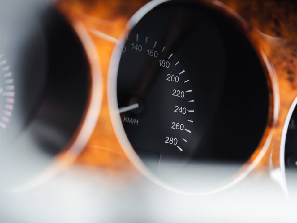 Image 27/42 of Jaguar XK8 4.0 (1999)