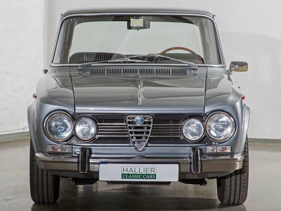 Image 3/23 of Alfa Romeo Giulia 1600 Super Biscione (1970)