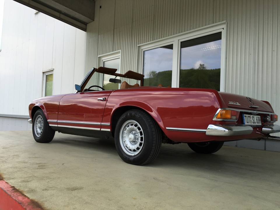 Image 10/21 of Mercedes-Benz 280 SL (1971)