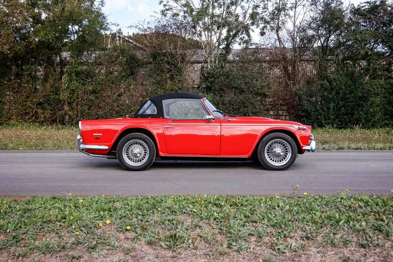 Image 22/30 of Triumph TR 5 PI (1968)