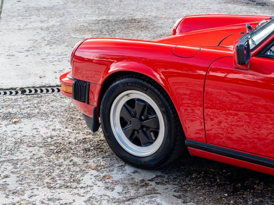 Bild 19/35 von Porsche 911 Carrera 3.2 (1987)