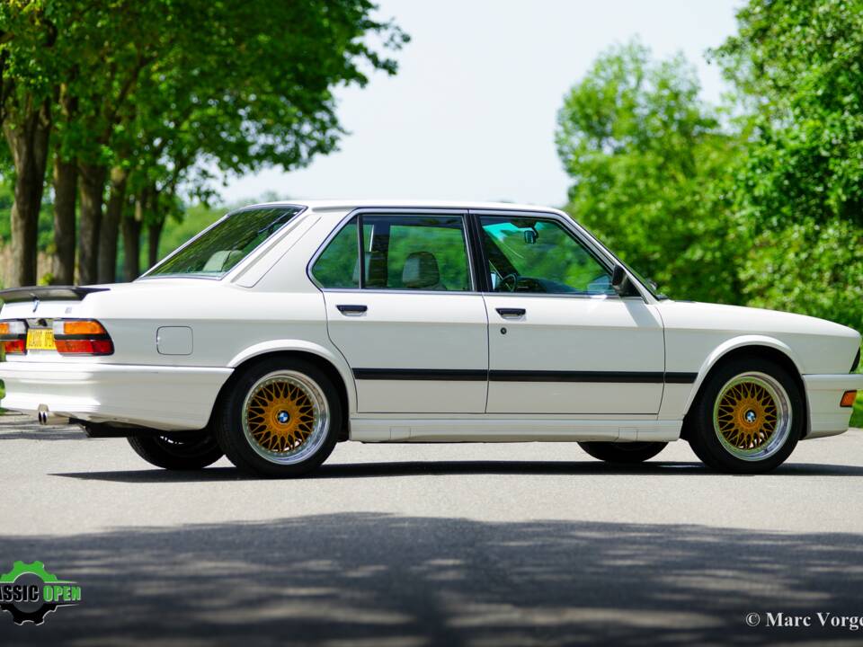Image 33/51 of BMW M 535i (1985)