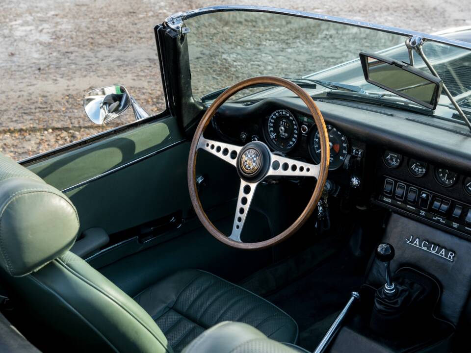 Afbeelding 23/34 van Jaguar E-Type (1971)
